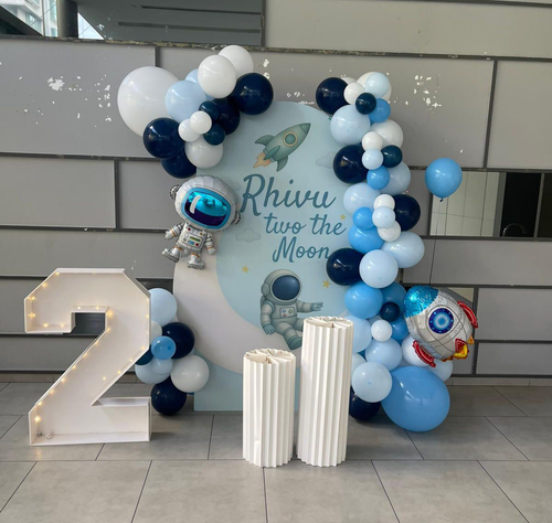 Customised Board W 3m Balloon Garland.